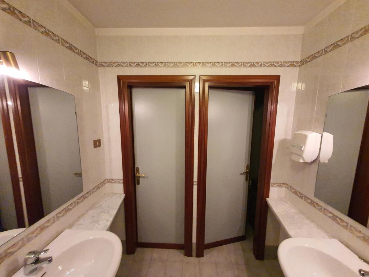 Suore Concezioniste Missionarie - Carmen Salles Roma Bed & Breakfast エクステリア 写真