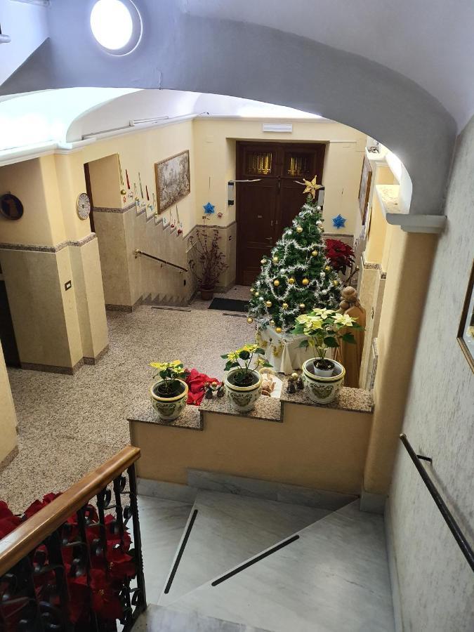 Suore Concezioniste Missionarie - Carmen Salles Roma Bed & Breakfast エクステリア 写真