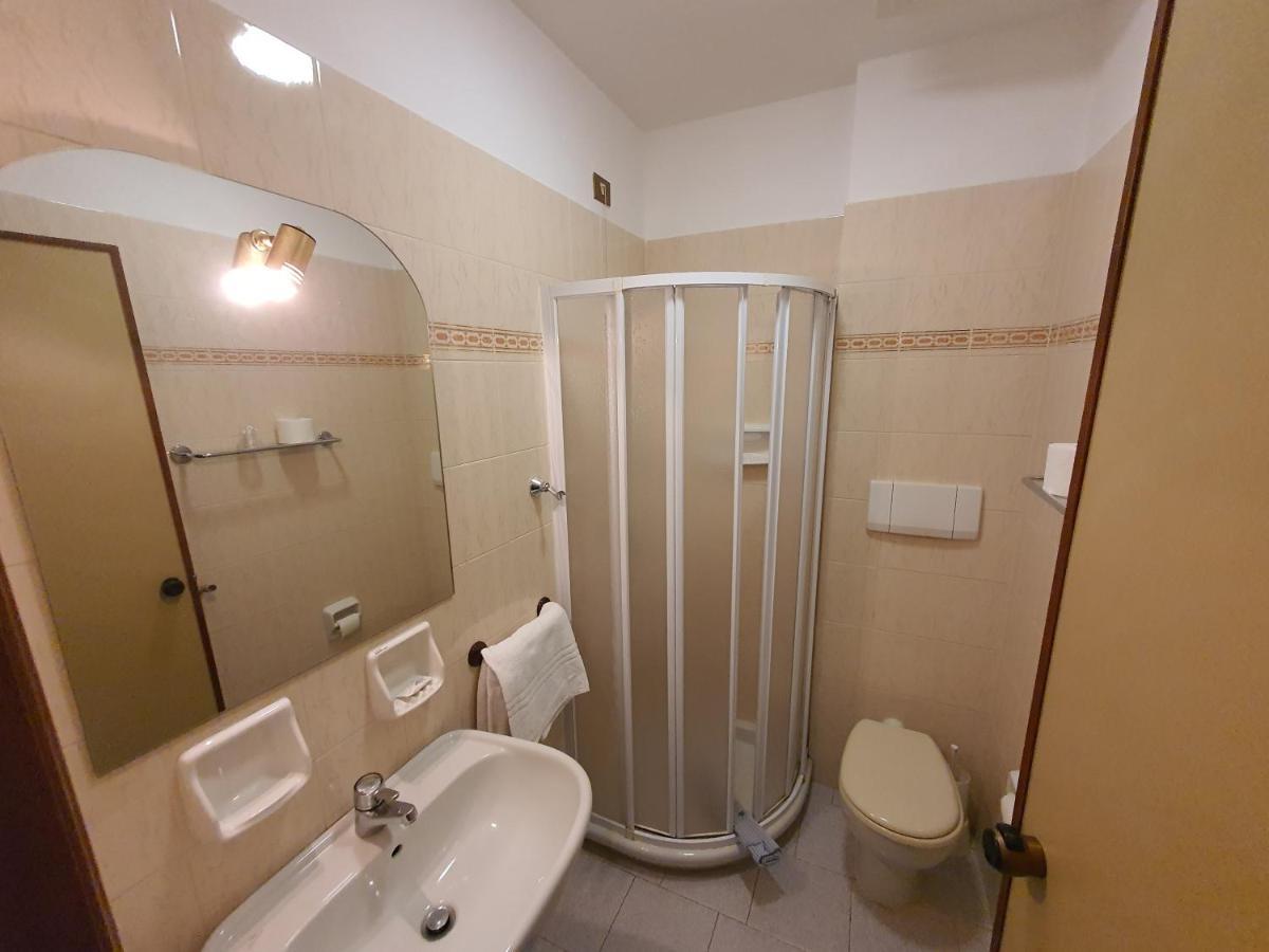 Suore Concezioniste Missionarie - Carmen Salles Roma Bed & Breakfast エクステリア 写真