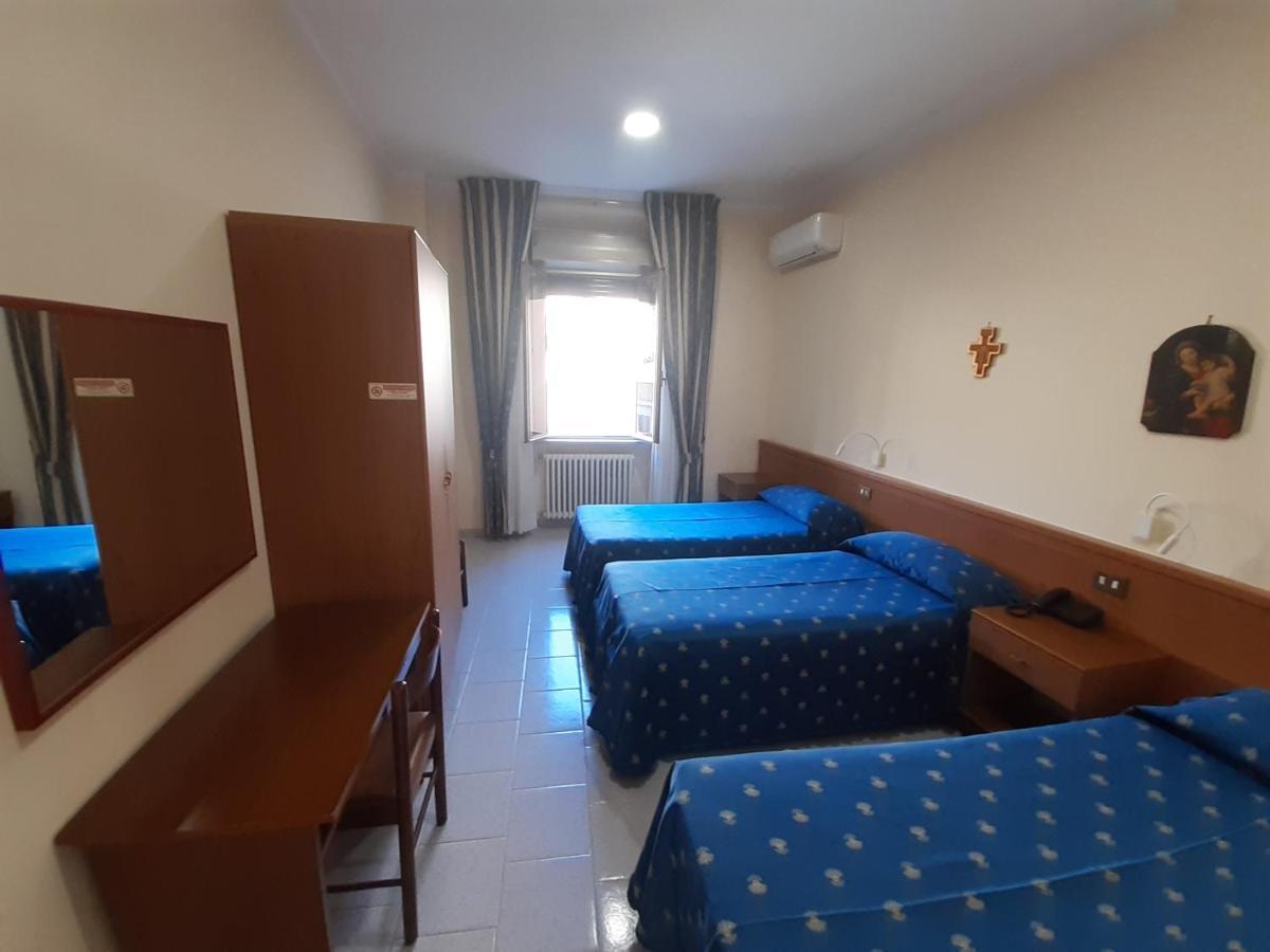 Suore Concezioniste Missionarie - Carmen Salles Roma Bed & Breakfast エクステリア 写真