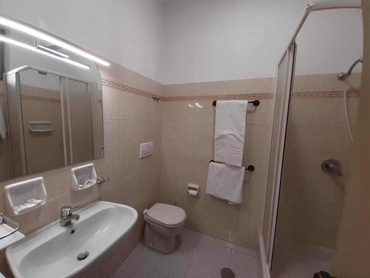 Suore Concezioniste Missionarie - Carmen Salles Roma Bed & Breakfast エクステリア 写真