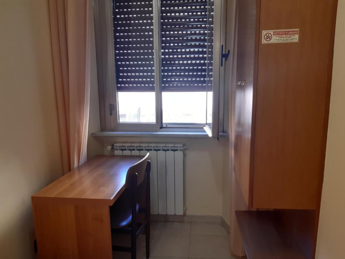 Suore Concezioniste Missionarie - Carmen Salles Roma Bed & Breakfast エクステリア 写真