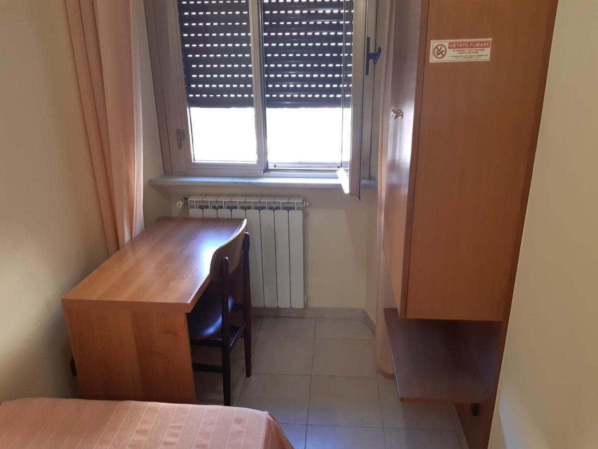 Suore Concezioniste Missionarie - Carmen Salles Roma Bed & Breakfast エクステリア 写真